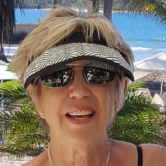 Meet your Posher, Laura - Picture 1 of 1